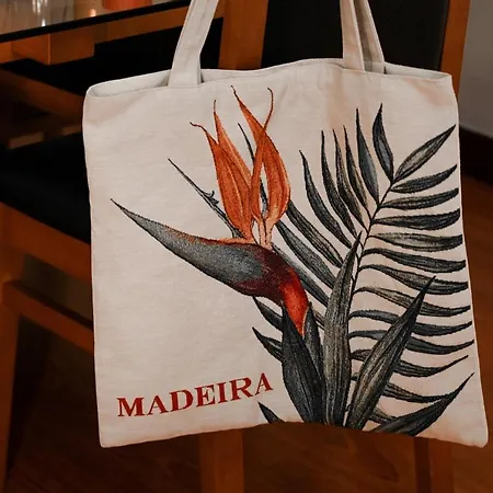 Apartment Recanto Da Madeira. *
